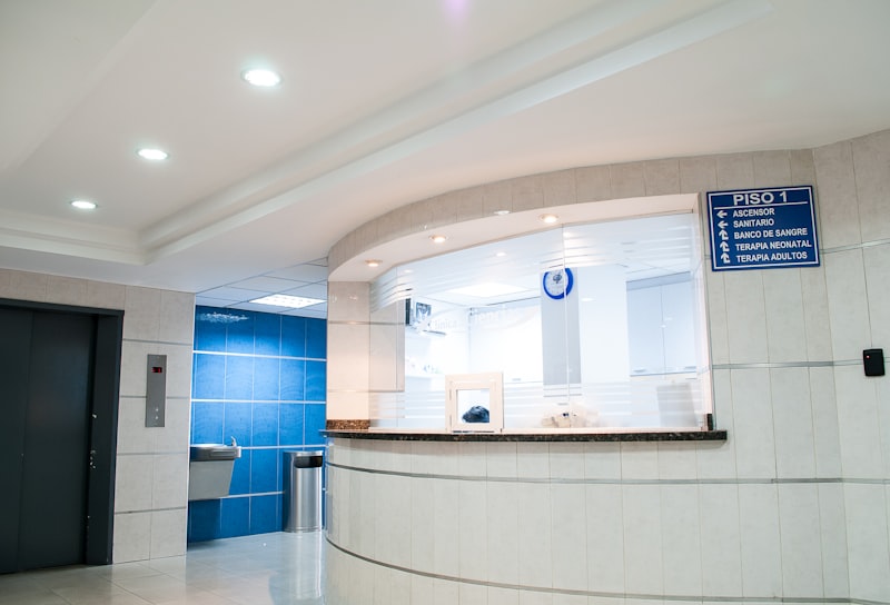 Bright, modern reception